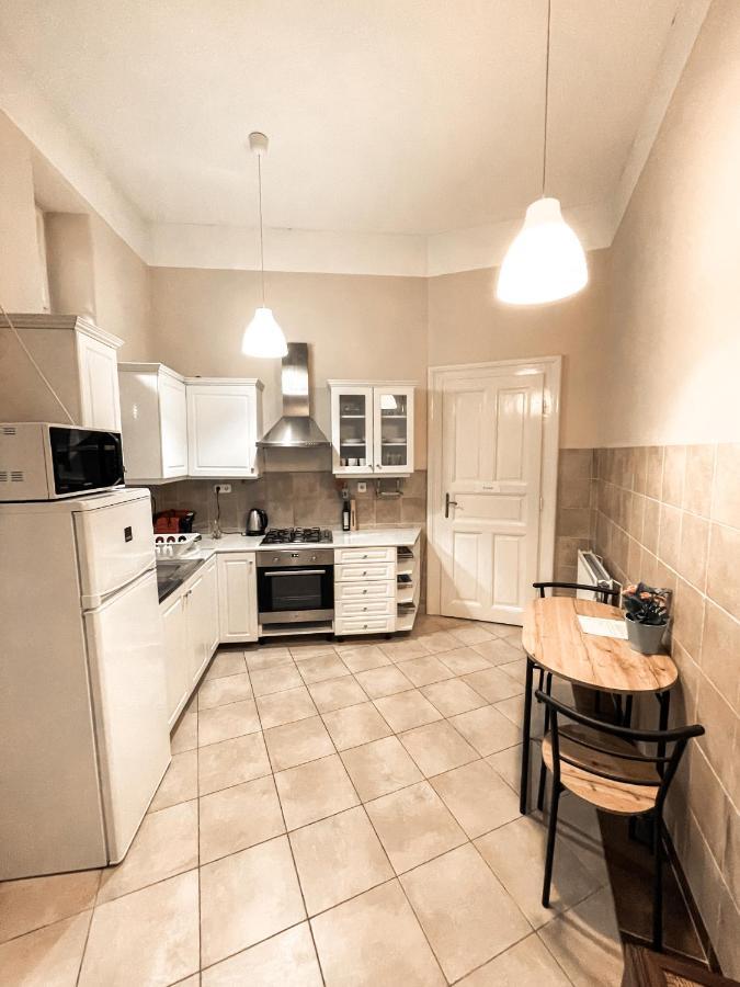 Boho Central Buda Close To Gellert Thermal Bath *